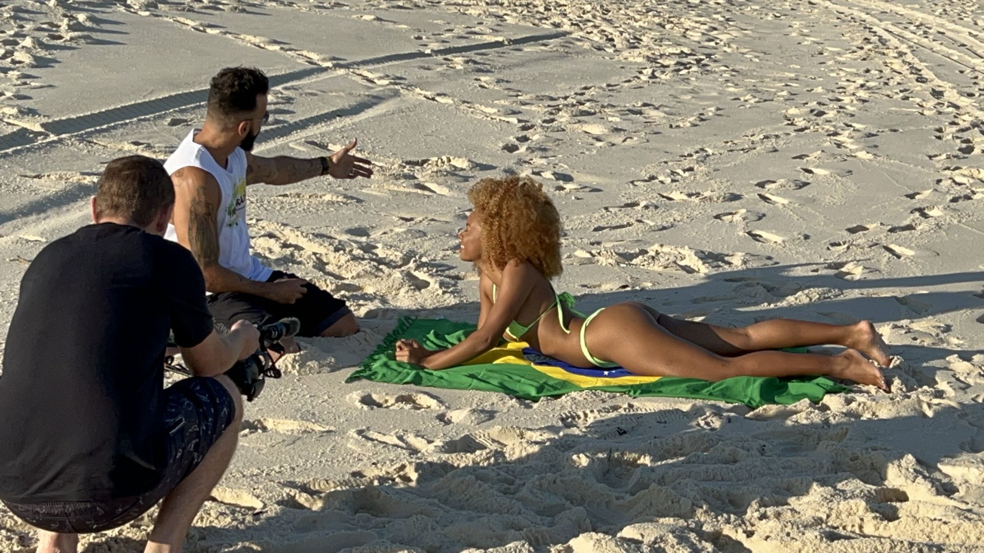 ⁣Bastidores da gravação de video pornô com Vinny Burgos e Rebeca Villar #1